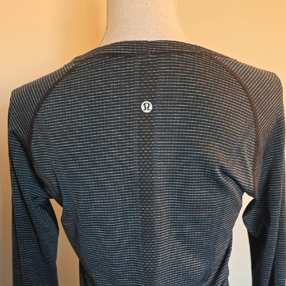 Lululemon Athletica Long Sleeve Top